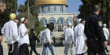 شرپسند یہودی آبادکاروں کا ایک بارپھر مسجد اقصیٰ پردھاوا