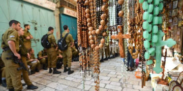 صیہونی فوج کا تاجروں پر حملہ ،10 فلسطینی تاجر اغواء ،زبردستی بازار بند کرادیئے