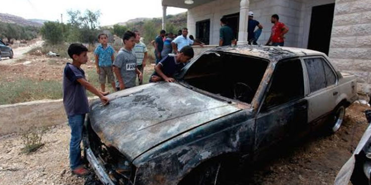 شرپسندیہودی کےفلسطینیوں کے گھروں پرحملے، گاڑیوں کوآگ لگادی