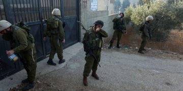 فلسطینی طلباء پر صیہونی فوج کا تشدداور اس پر ڈھٹائی