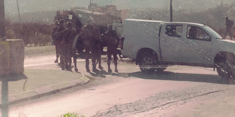 دیوار علیحدگی کے قریب صیہونی فوج کی فائرنگ  سے فلسطینی نوجوان زخمی