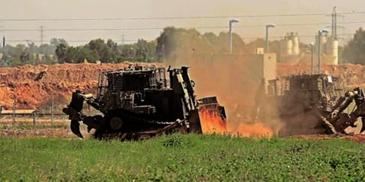 غزہ میں صیہونی فوج کی فائرنگ کے بعد دراندازی، زرعی زمین ہموار کردی