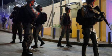 صیہونی فوج نےپانچ فلسطینیوں کوگرفتارکرلیا