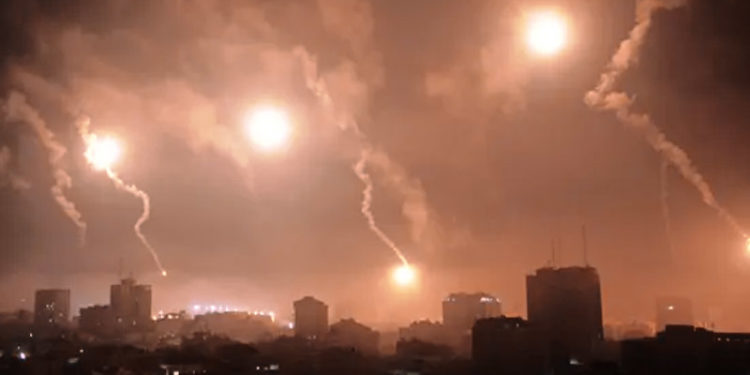 رات گئے غزہ پر اسرائیل کی بمباری