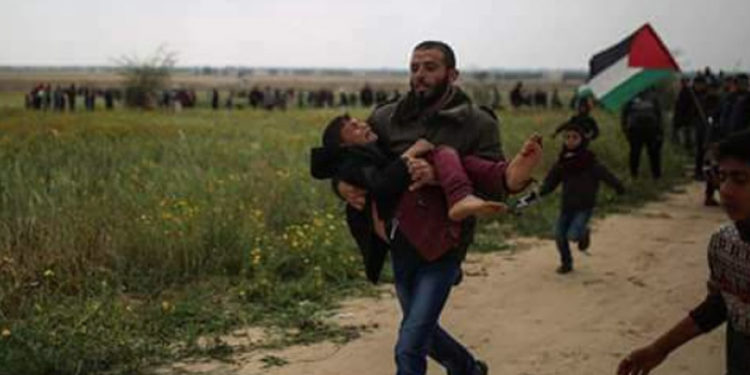 غزہ: صیہونی فوج کی”حق واپسی مارچ” پر فائرنگ، 5 فلسطینی زخمی