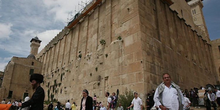 صیہونی فوج نے تاریخی مسجد ابراہیمی سے مسلمانوں کو بےدخل کردیا