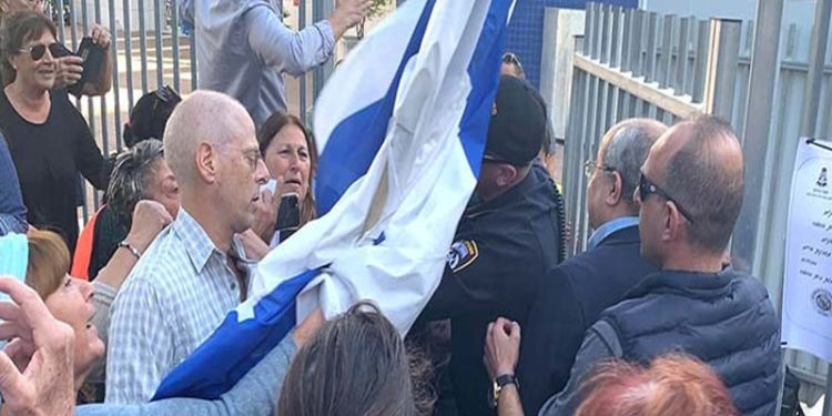 عرب اتحاد کےرکن احمد الطیبی پرشرپسند یہودیوں کا قاتلانہ حملہ