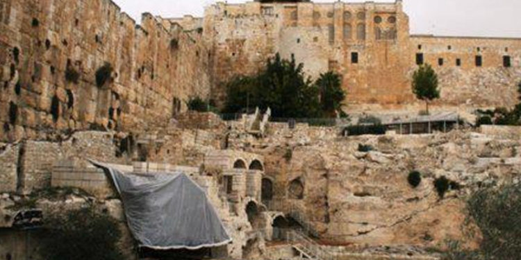 صیہونیوں کی بیت المقدس کے نیچےسرنگوں کی کھدائیاں جاری