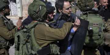 فلسطینی تنہااپنے حقوق کی جنگ لڑرہے ہیں