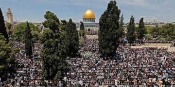 پابندی کے باوجود 30 ہزار فلسطینیوں کی مسجد اقصیٰ میں نماز جمعہ کی ادائیگی