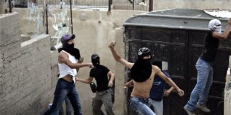 صیہونی فوج سے جھڑپیں، ایک فلسطینی زخمی ،متعدد بے ہوش