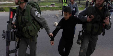 اسرائیلی فوج نے دو فلسطینی بچوں کو گرفتارکرلیا