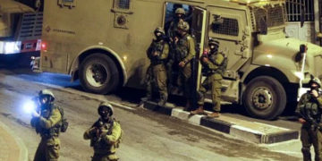 قابض فوج کی فلسطینی نوجوانوں پر فائرنگ، دوزخمی