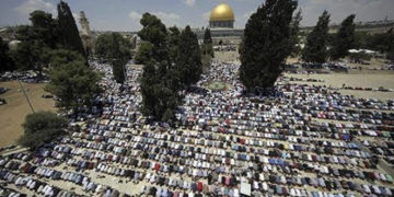 قابض فوج نے مسجداقصیٰ میں نماز جمعہ کیلئے آنیوالے فلسطینیوں کے شناختی کارڈ ضبط کرلیئے