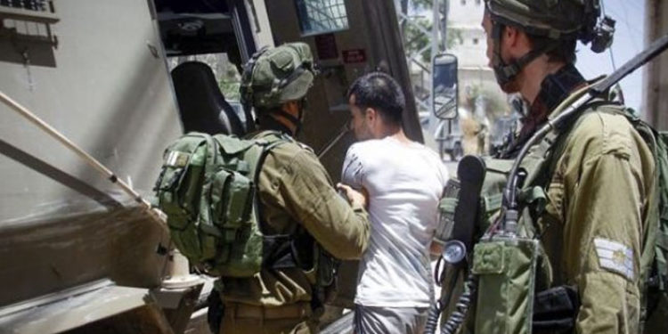 قابض فوج کے گھرگھرچھاپے، خواتین اور بچوں سمیت متعدد گرفتار