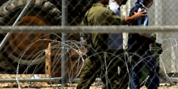 صیہونی زندان میں زندگی کے 28 سال گزارنے والے دو سگے فلسطینی بھائی