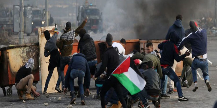 صیہونی فوج کا فلسطینی مظاہرین پر حملہ ،بچوں سمیت 139 فلسطینی زخمی