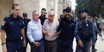 صیہونی پولیس کا مسجد اقصیٰ پردھاوا، دو عہدیداران سمیت 10 گرفتار