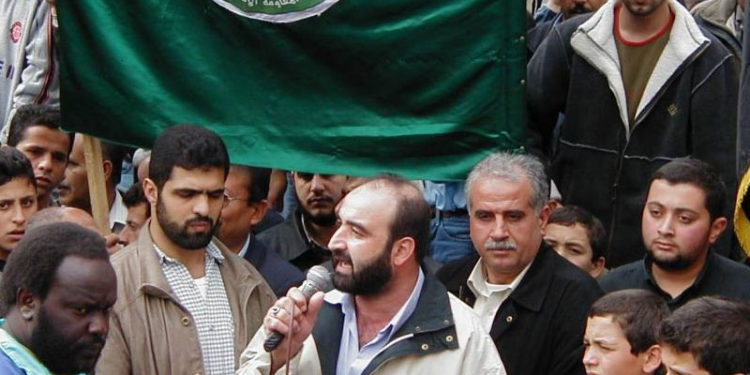 قابض فوج نےحماس کے رہنما کو گھرسے اغواء کرلیا