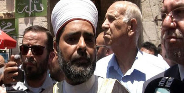 بہ جماعت نمازکی ادائیگی: مسجد اقصیٰ کے ڈائریکٹر گرفتار