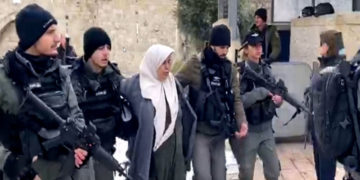 قابض صیہونی فوج کے چھاپے، خواتین اور بچوں سمیت متعدد فلسطینی گرفتار