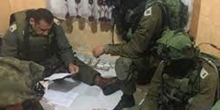 صیہونی فوجیوں کی فلسطینیوں کے گھروں میں لوٹ مار، خطیر رقم لوٹ لی 
