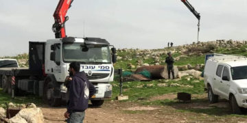 صیہونی فوج نے فلسطینیوں کےعارضی گھروں کو مسمار کرکے مال مویشی لوٹ لئے