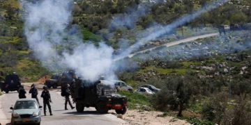 فلسطینی نوجوانوں کی صیہونی فوج سے جھڑپیں ،فائرنگ سے 3 فلسطینی زخمی