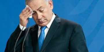 صیہونی وزیراعظم نیتن یاہو ان کاعملہ اور گھر والے قرنطینہ میں چلے گئے