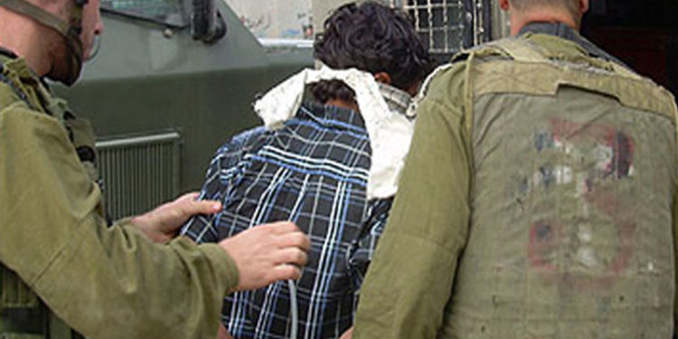 چاقو رکھنے کا دعویٰ : صیہونی فوج نے فلسطینی نوجوان کو گرفتار کرلیا