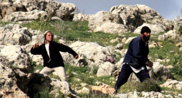 صیہونی آبادکاروں کے حملوں میں تین فلسطینی زخمی