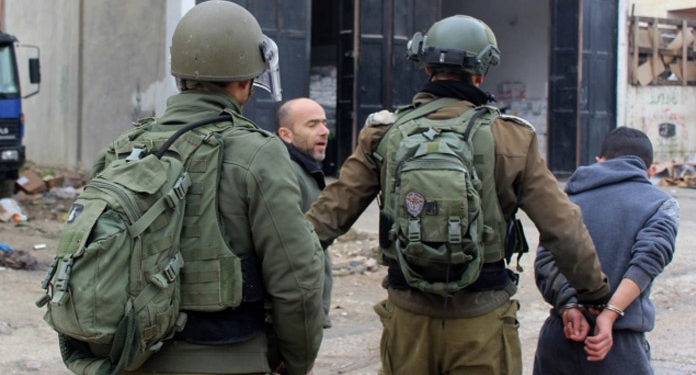 صیہونی فوج کی کارروائی، دو سگے بھائیوں سمیت تین فلسطینی گرفتار