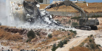 صیہونی فوج نے فلسطینیوں کےدرجنوں مکانات مسمار کردیئے