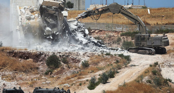 صیہونی فوج نے فلسطینیوں کےدرجنوں مکانات مسمار کردیئے