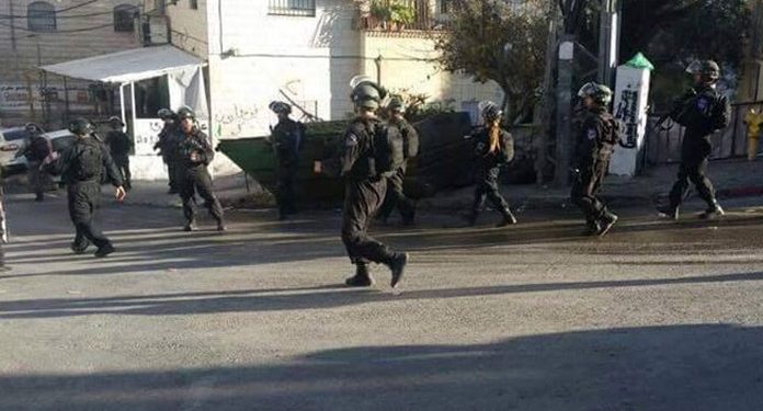 صیہونی فوج کانہتے فلسطینیوں پر آنسو گیس اور اسٹین گرنیٹ سے حملہ، متعدد بے ہوش