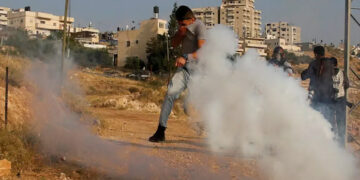 غزہ: عید کے روز صیہونی فوج کے کاشتکاروں پر آنسو گیس کےحملے