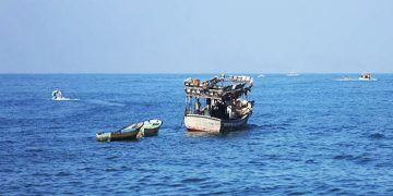 صیہونی فوج کی فلسطینی ماہی گیروں پر فائرنگ، ایک کشتی تباہ