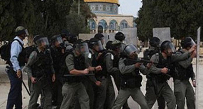 صہیونی فوج کے مسجد اقصیٰ کے نمازیوں پر بھاری جرمانے اور گرفتاریاں