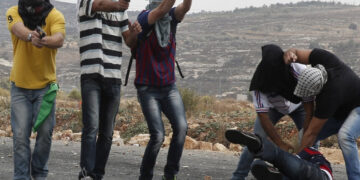 صہیونی خفیہ ایجنسی کے اہلکاروں کے ہاتھوں 2 فلسطینی نوجوان اغوا