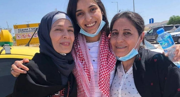 فلسطینی طالبہ سماح جرادات 9ماہ بعد صیہونی قید سے رہا