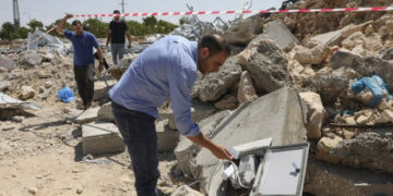 صیہونی فوج نے فلسطینی کورونا ٹیسٹنگ مرکز مسمار کردیا