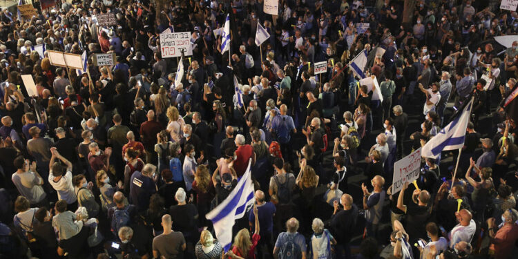 صیہونی وزیراعظم کے خلاف ہزاروں اسرائیلیوں کے مظاہرے