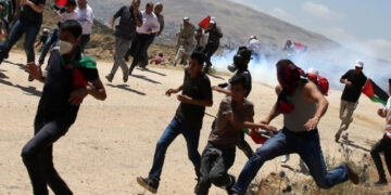 مشتعل فلسطینی نوجوانوں کی صہیونی پولیس کے ساتھ جھڑپیں، متعدد زخمی