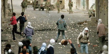 مسجدکی بےحرمتی: فلسطینی نوجوان اور صیہونی فوج میں جھڑپیں جاری