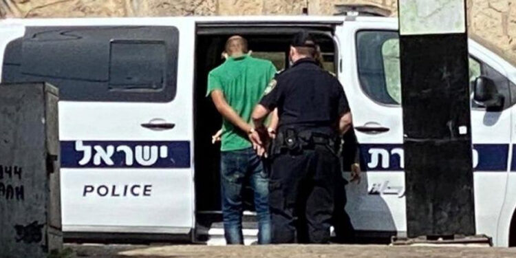 صیہونی پولیس کے ہاتھوں مسجداقصیٰ کا ایک اور محافظ گرفتار