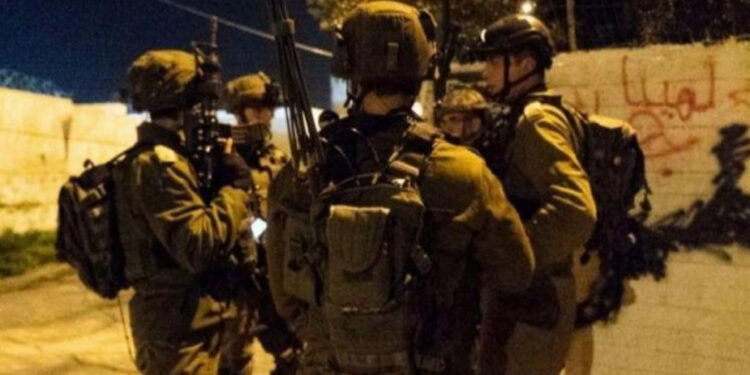 مقبوضہ بیت المقدس: علی الصبح فوج کے چھاپے، صحافی سمیت متعدد فلسطینی گرفتار