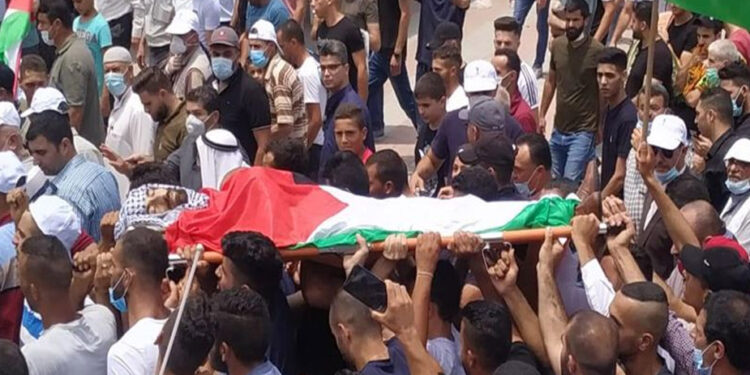 صہیونی فوج کی فائرنگ سے شہید ہونے والے ابراہیم مصطفیٰ کو سپردخاک کردیا گیا