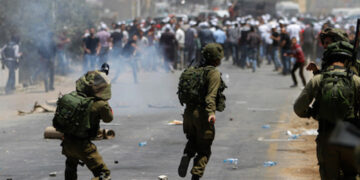 فلسطینی مظاہرین پر صہیونی فوج کا حملہ، درجنوں زخمی