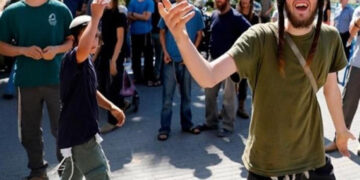 تل الرمیدہ میں شرپسند صیہونی آبادکاروں کا فلسطینی آبادی پر حملہ