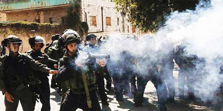 فلسطینیوں کا پتھراؤ،صیہونی فوج اور پولیس اہلکار زخمی